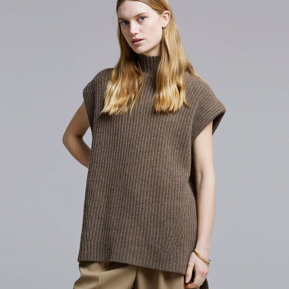 Ganni Ribbed Wool Sleeveless Vest in "Fossil", size XS. Fits oversize - Picture 2 of 9